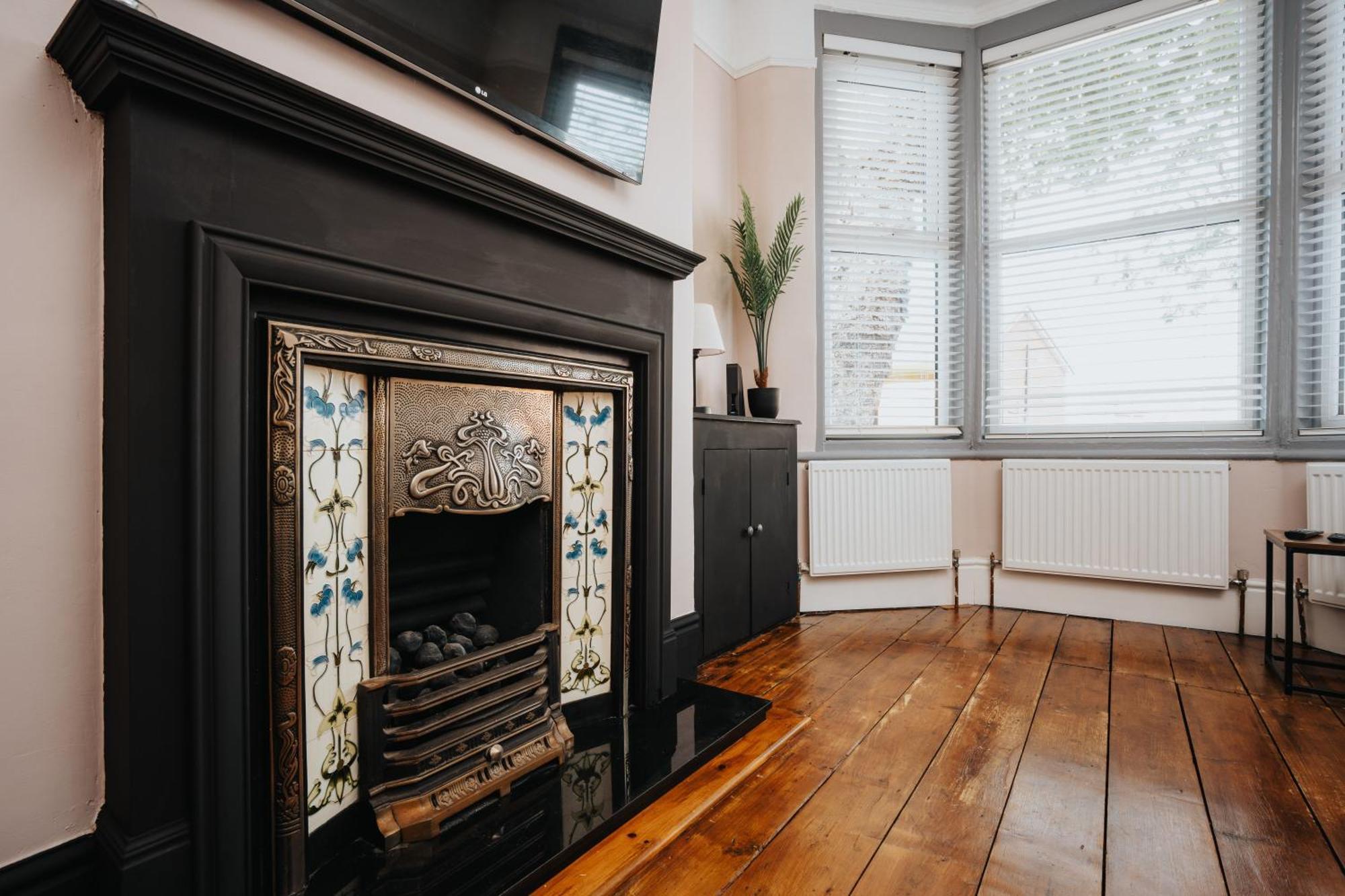 Swiss Haven - Spacious 3 Bedroom House Liverpool Exterior foto