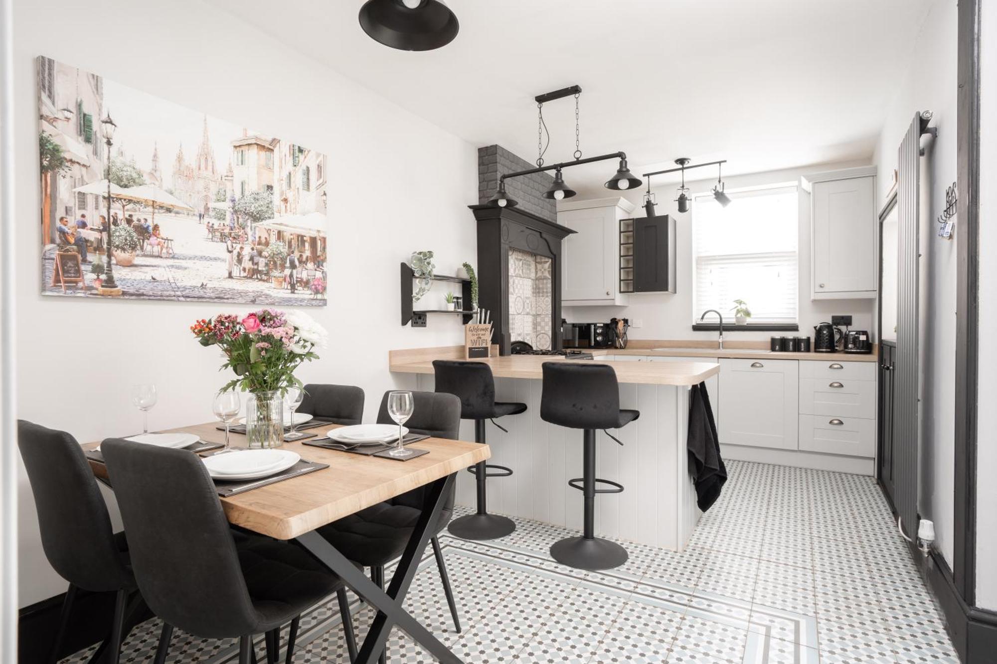 Swiss Haven - Spacious 3 Bedroom House Liverpool Exterior foto